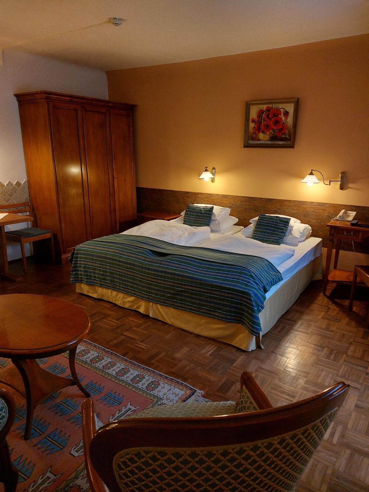 Hotel Apartment Rothensteiner Wina Bagian luar foto