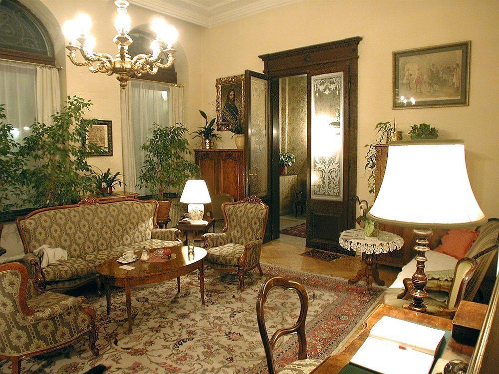 Hotel Apartment Rothensteiner Wina Bagian luar foto